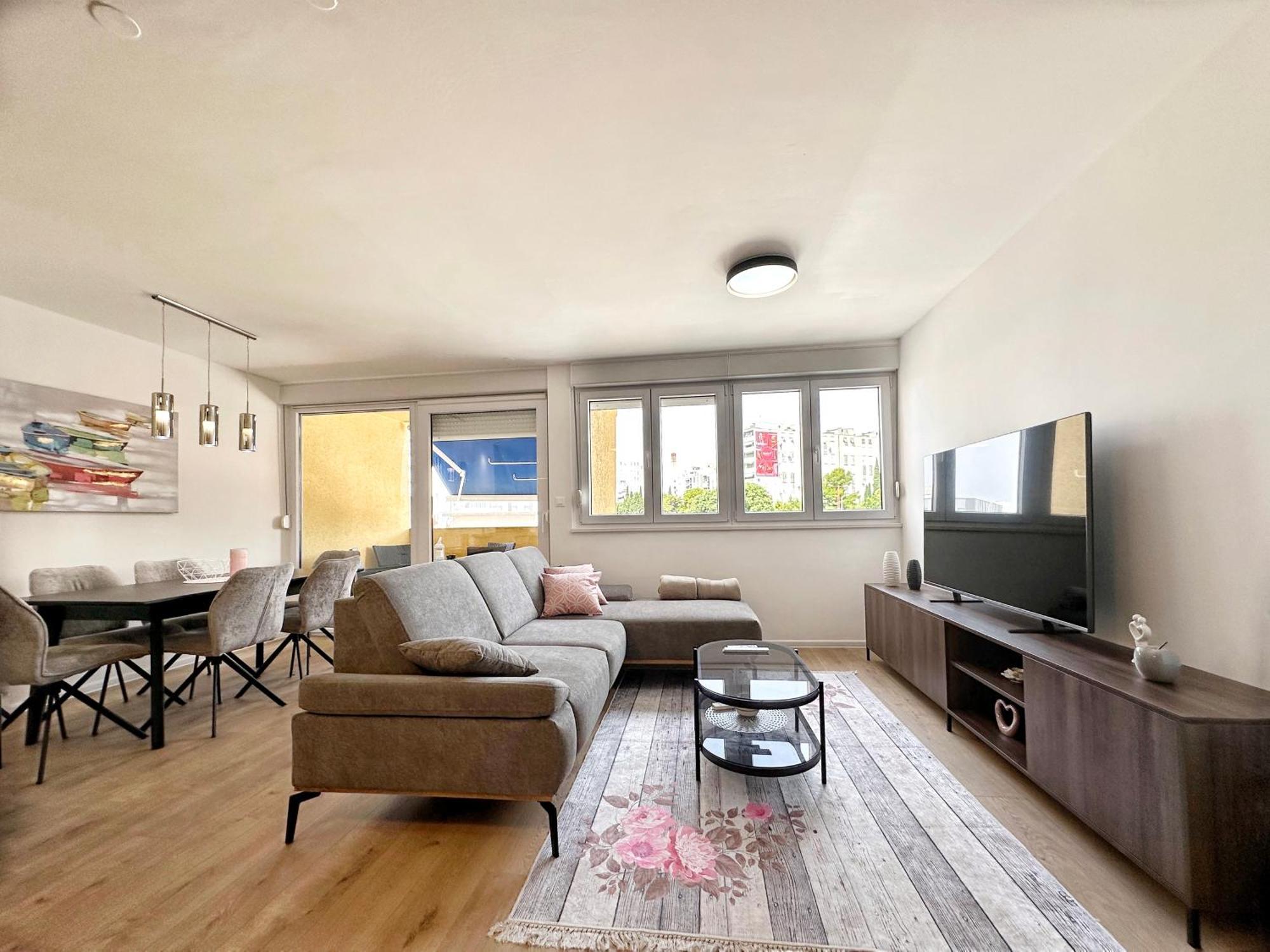 Iii Appartement *