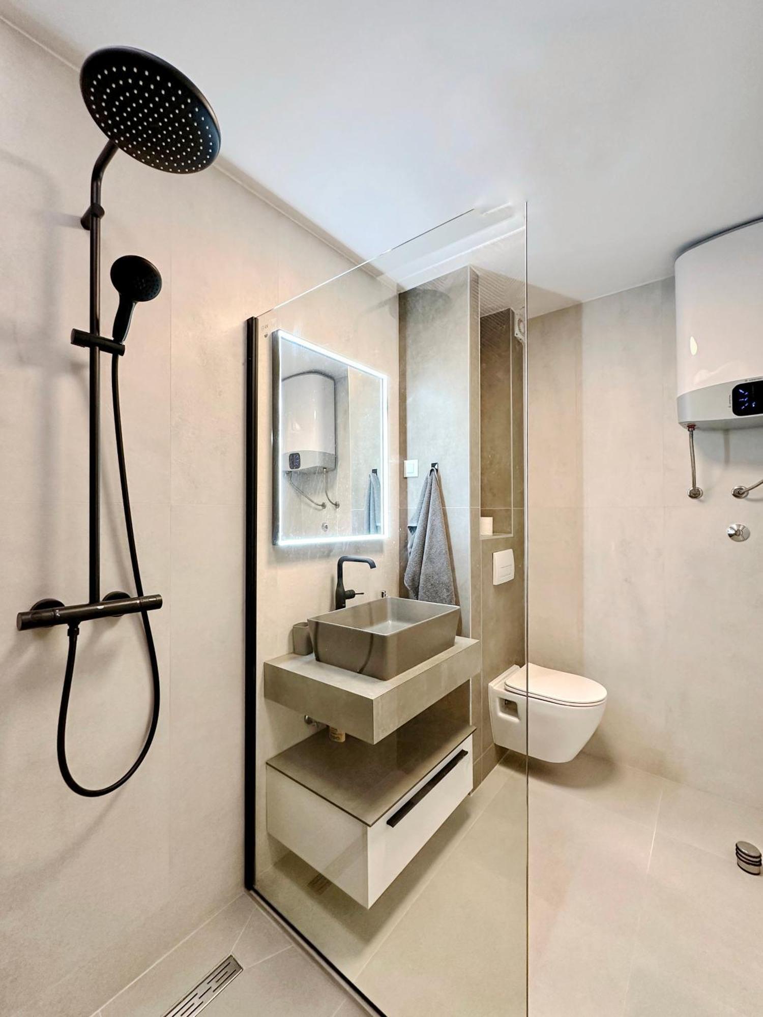 Iii Appartement *